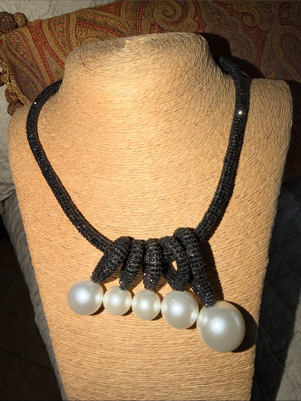 Elegant Black sparkling Rope Necklace with graduatedlarge Pearl Drops adjustable